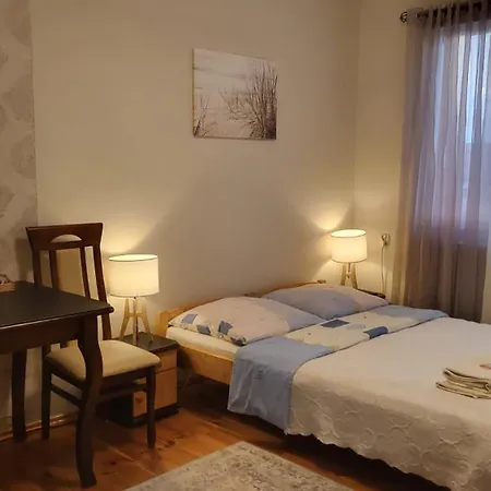 Aven'a Goscinne Z Basenem Habitación en casa particular