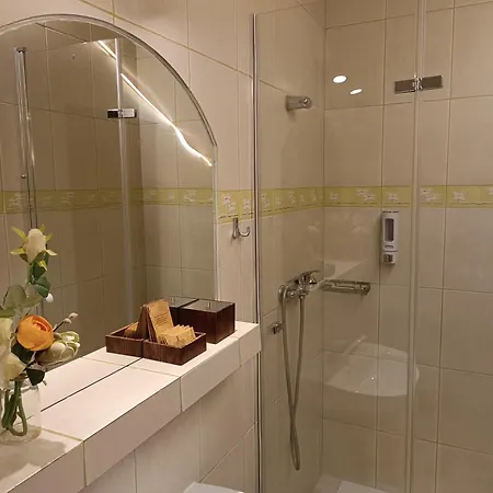 Homestay Aven'a Goscinne Z Basenem *