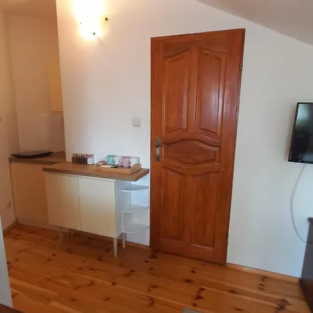 Проживание в семье Aven'a Goscinne Z Basenem *