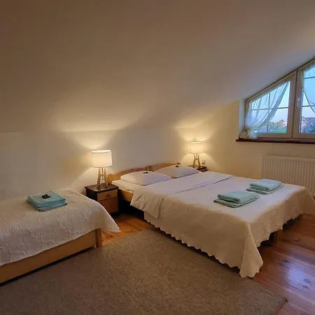 Aven'a Goscinne Z Basenem * Дарлово