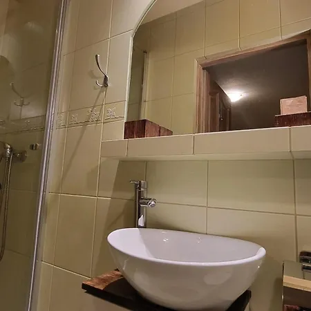 Habitación en casa particular Aven'a Goscinne Z Basenem *