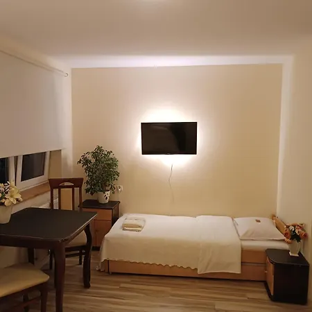 Проживание в семье Aven'a Goscinne Z Basenem Дарлово