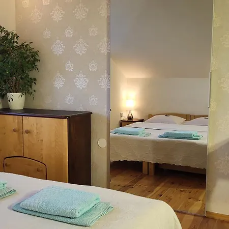 Проживание в семье Aven'a Goscinne Z Basenem