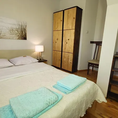 Aven'a Goscinne Z Basenem * Дарлово