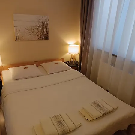 Aven'a Goscinne Z Basenem * Дарлово