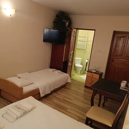 Проживание в семье Aven'a Goscinne Z Basenem