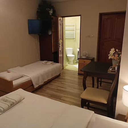 Проживание в семье Aven'a Goscinne Z Basenem Дарлово