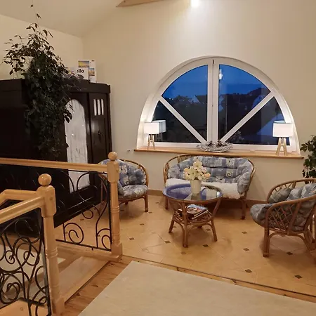 Aven'a Goscinne Z Basenem Homestay Darlowo