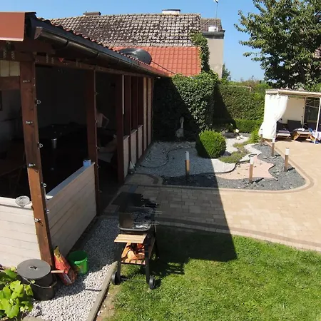 Aven'a Goscinne Z Basenem * Дарлово